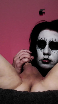 Black metal goth fa gola profonda così bene che le arrivano due gola