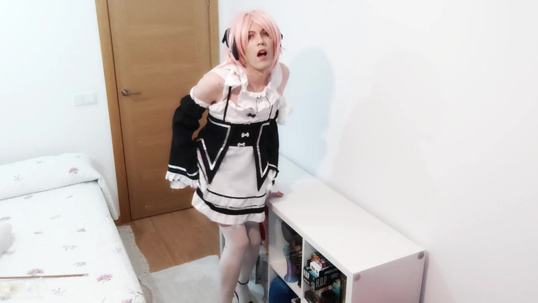 Leona Incubo: メイドが主人のために自慰をする