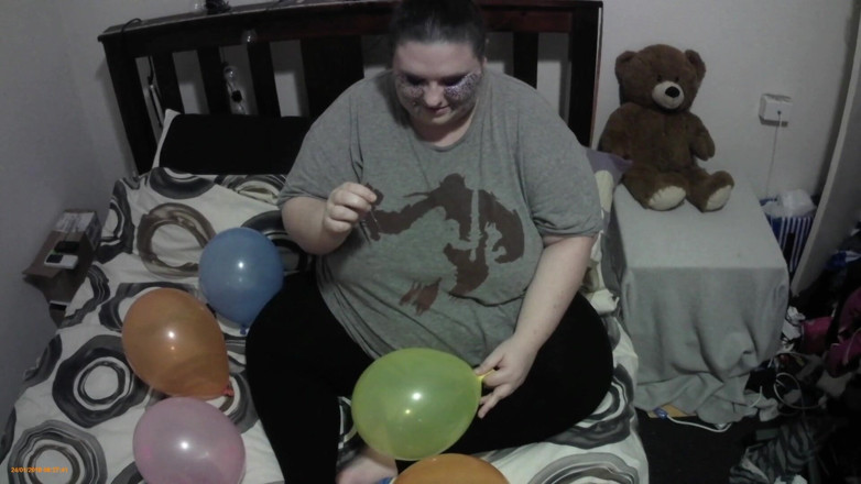 LaLaDelilah: BBW balloon pop