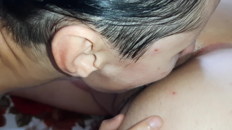 Lesbian-illusion: Jag slickar min flickväns stora röv (het Analingus)