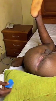 Kakak Membawanya Ke Kamar Hotel Dan Menyetubuhinya