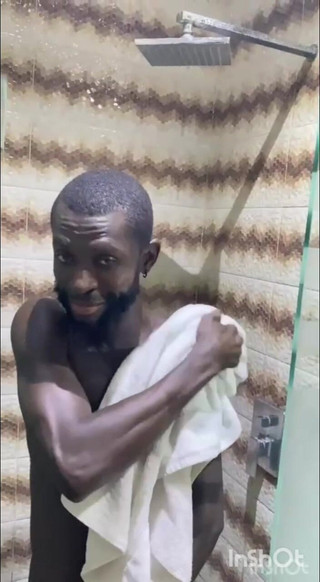 Chief_daddyy: Herkül banyoda sikişiyor