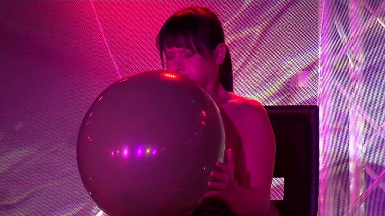 Looners Passion: Blow to Pop na pódiu