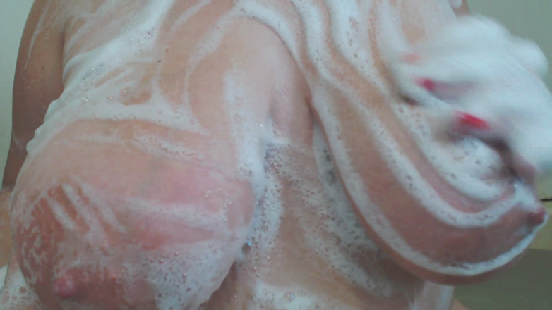 Scarlet Vixen: Büyük sabunlu memeler