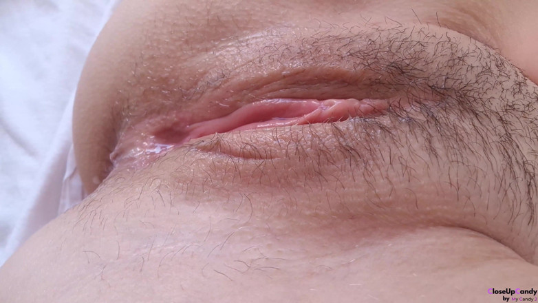 CloseUpCandy: Clitoris jarak dekat! Jilat memek basah yang belum dicukur