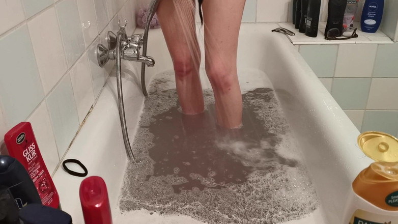 Beth Kinky: Baie și spălare de păr noaptea târziu