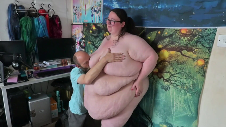 SSBBW Hunter: 脱衣和抚摸 ssbbw