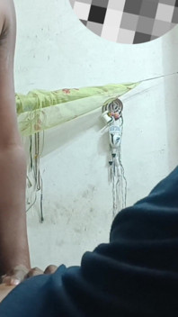 대학생 여자애가 기름 바르고 엉덩이