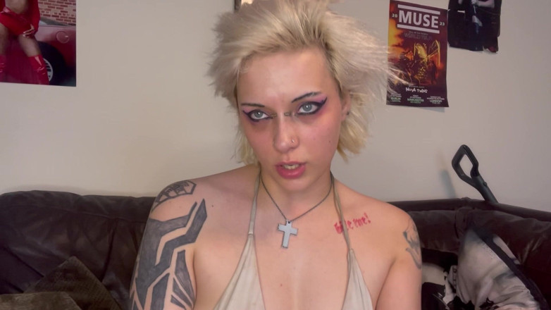 Glitterqueen1999: ลูกพี่ลูกน้องสาวแก้แค้นเพื่อขย่ม Giantess