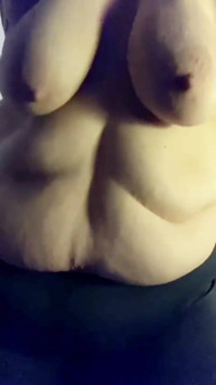 Bbwbootyful třením mačkání mých povislých prsou
