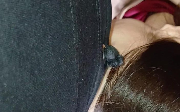 Lesbian-illusion: Köle kız öğrenci sırayla iki sahibe öğretmenin amlarını yalıyor