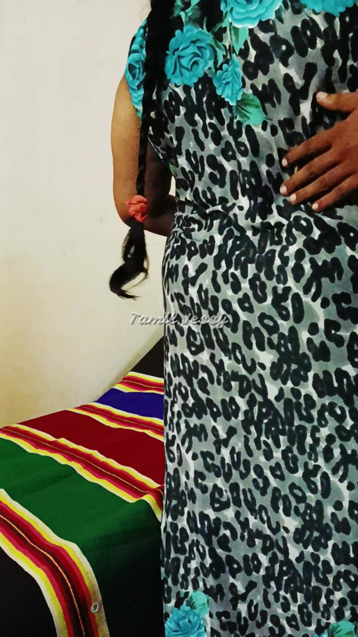 Tamil Jessy: Visita a sorpresa di amico
