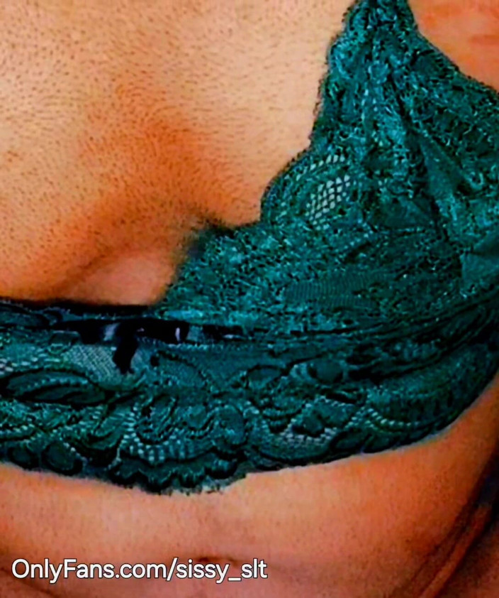 Sissy Slut Simran: Збуджений ледібой вдома один