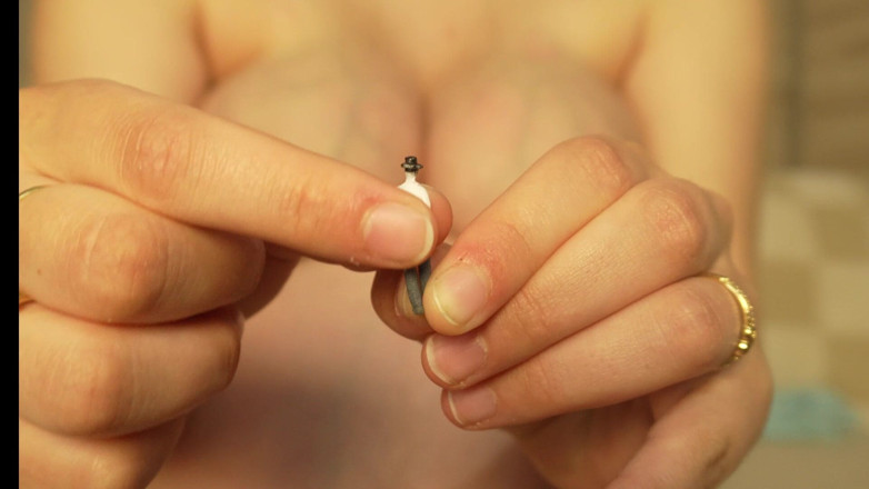 AmayaMori: Giantess Stepmom Orders Tiny Men Online They Have No Escape