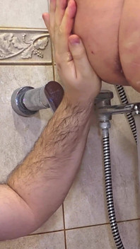 Meine frau putzt ihren hintern vor analsex. Einlauf. Episode 30611