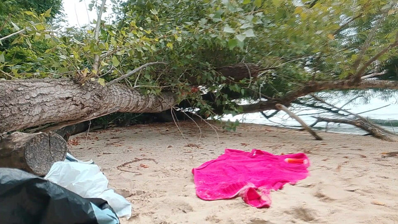 MilaFemboyUA: Leker med min rumpa