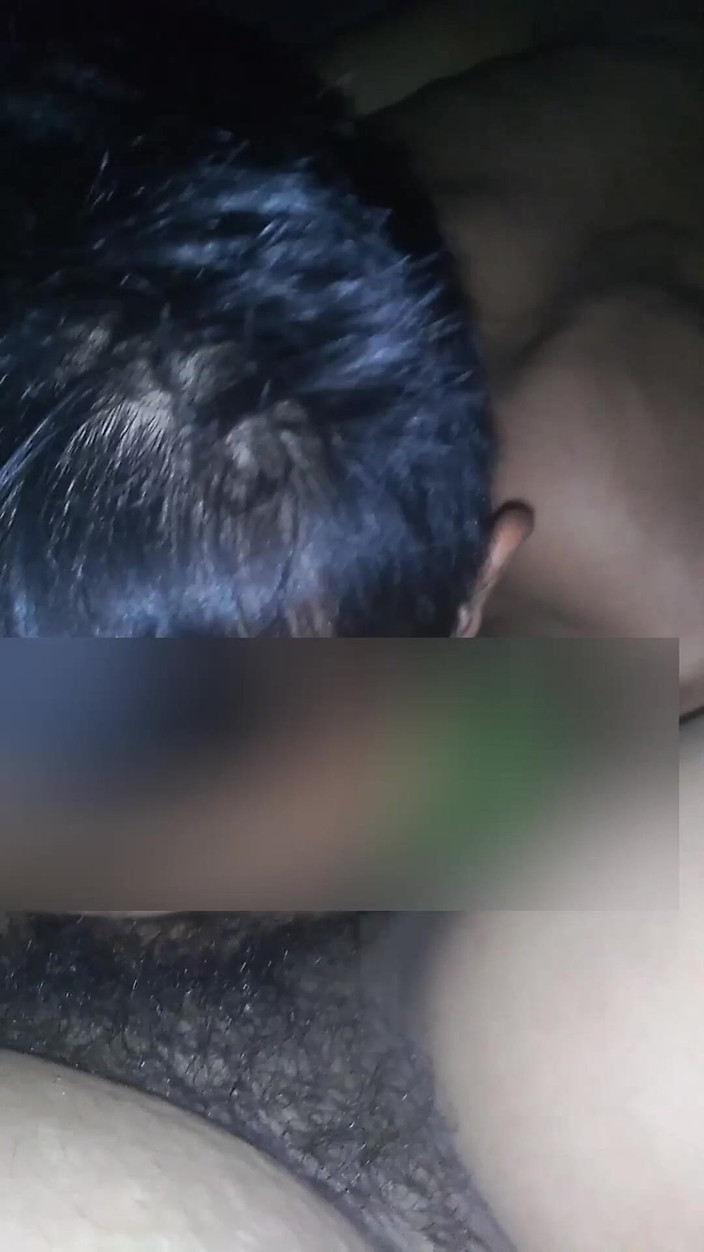 Rinnov27: Léchage de chatte poilue et coquine