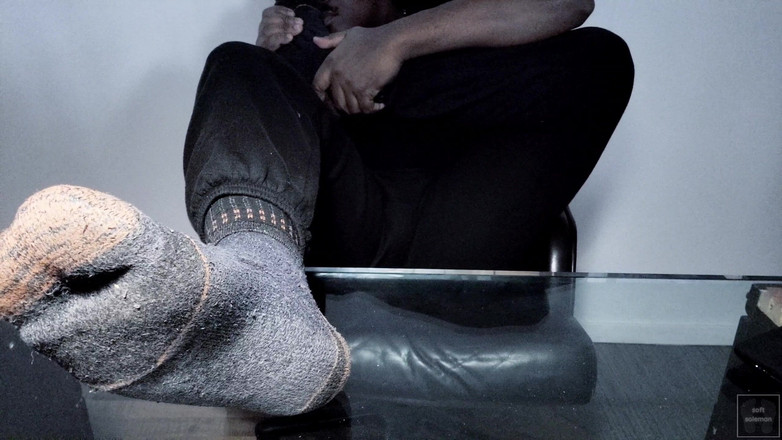 Soft Soleman: Odhaluji své lesklé mužské podrážky (2025)