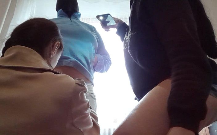 Lesbian-candys: Настоящий лесбийский тройничок с двумя учениками и учителем