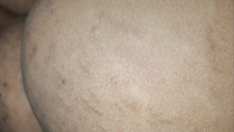 Rozi: Esposa india quiere intimidad conmigo momento romántico