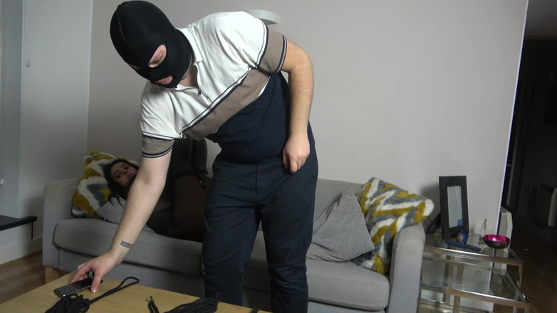 Latina Fetish: 라티나 in: 발렌타인 데이에 묶여 볼가그를 묶은 고양이 여자! (4k)