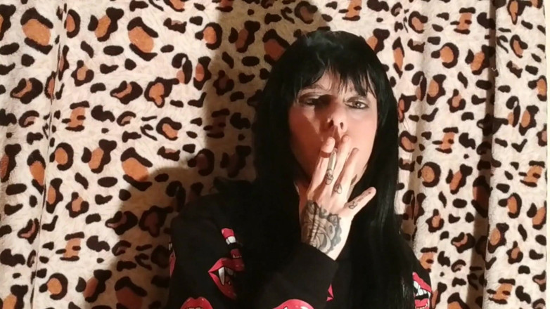 Beth Kinky: Fumer parce que je m'ennuie - Beth Kinky