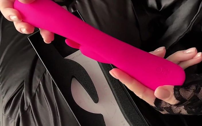 Alisa Lovely: Wow! Đây là đồ chơi tình dục mới của tôi - Silicone G...