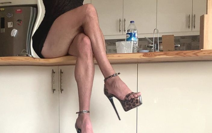 cd_aysemmm: El camisón transparente de mi madrastra