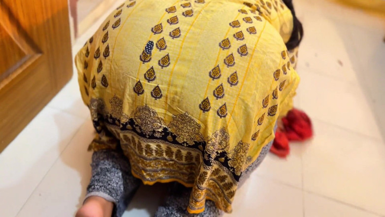 Aria Mia: Ehe Al'ab Dhat Almuakhrat Alkabirat Walshawniat Ealiqat Taht Alsarir Walan...