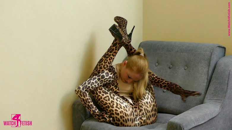 Gymnastic: Noul meu costum de pisică auriu