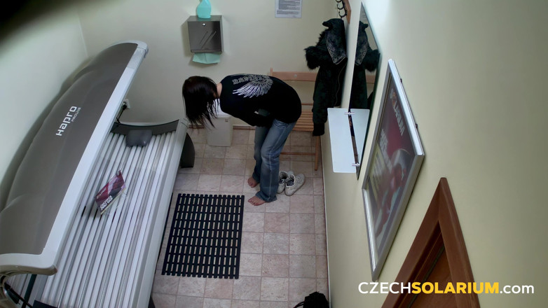 Czech Solarium: Tsjechisch Solarium 116: jonge brunette keert terug voor een andere show