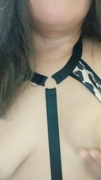 Latina with a Big Ass Finds Herself Alone at Her Friends' House and Takes Advantage of the Situation to Fuck Herself.