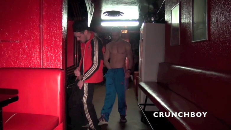 Crunch Boy: Lucah Perancis terbaik dengan Mike Tiger