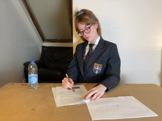 PeachyPoppy: Accidentally wet myself in detention
