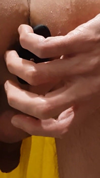 Rabuda para um try out de plug anal