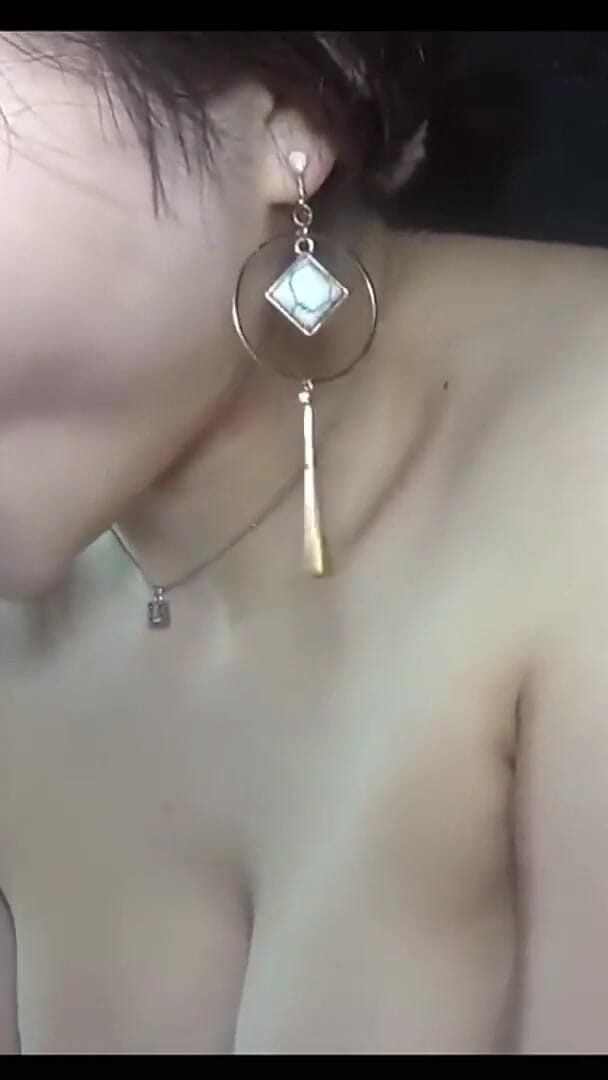 Far east hentai works: Того ж дня Іскра. Сором'язлива цицькаста красуня з маленьким досвідом відкривається в раптовому та інтимному контакті