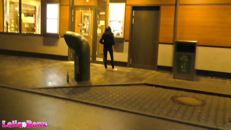 Laila Banx: Menelan segala-galanya! Milkshake khas dari McSwallow