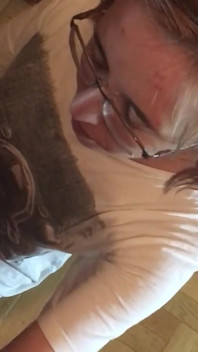 POV blow job z Cym na moich okularach