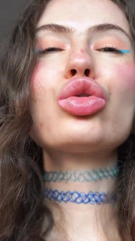 A căzut un nou videoclip steamy care o să-ți setezi ecranul pe foc