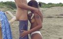 Exotic Girls: Jamaikalı çift açık havada sakso çekiyor