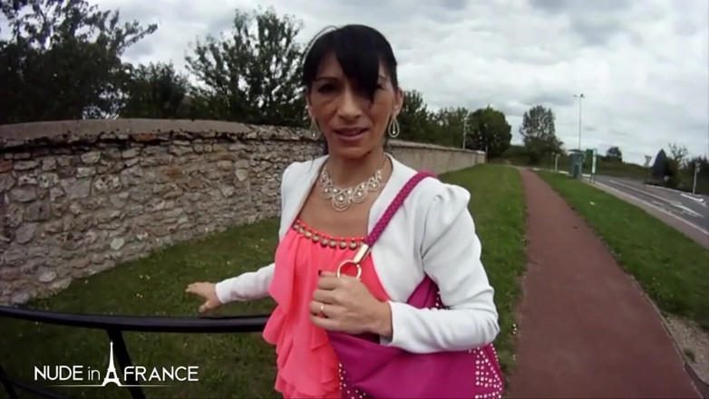 Nude in France: ลินดา มิลฟ์จากตะวันตกเฉียงใต้ เป็นสาวน้ำแตกเงี่ยนจัด