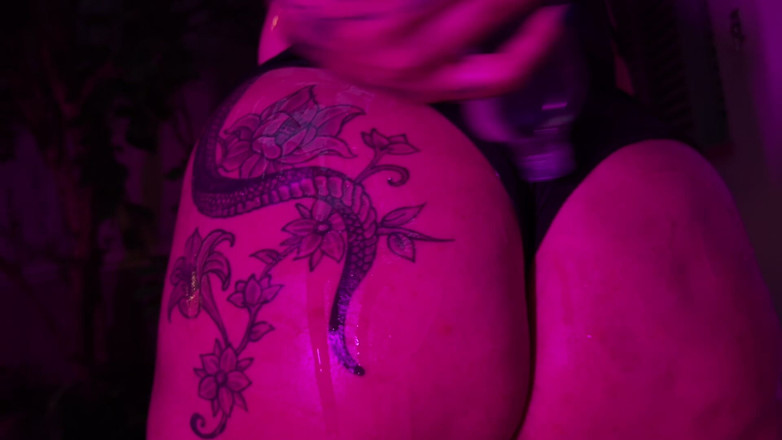 Quente club: Бразильська пухка дівчина писяє і демонструє для вас - rotten Venus