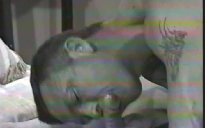 Gay RetroX VHS: Explozie de energie masculină brută # 3
