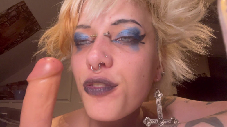 Glitterqueen1999: Yarak boyutun hakkında yalan söyledin! Tinder flörtü küçük aletle yarağını...