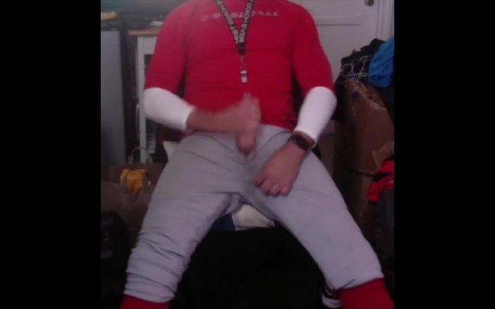JockDad87: Jockdad87 si cewek sange bisbol dengan sepatu yordania lagi asik...