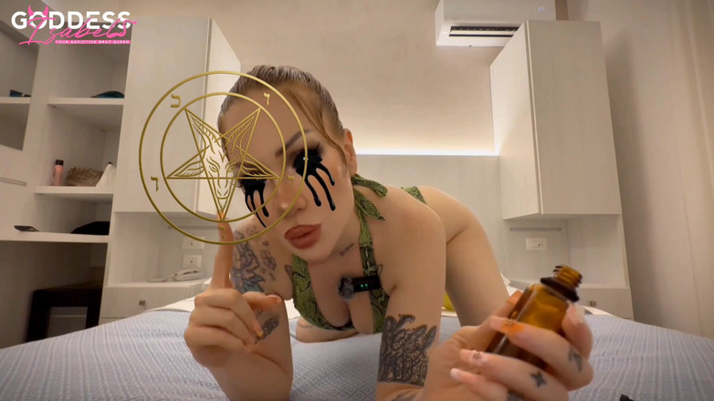 LDBMistress: Demonul șoaptă că nu poți rezista