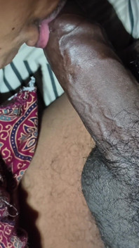 Gadis tamil asal mallu lagi asik nyepong kontol pagi-pagi