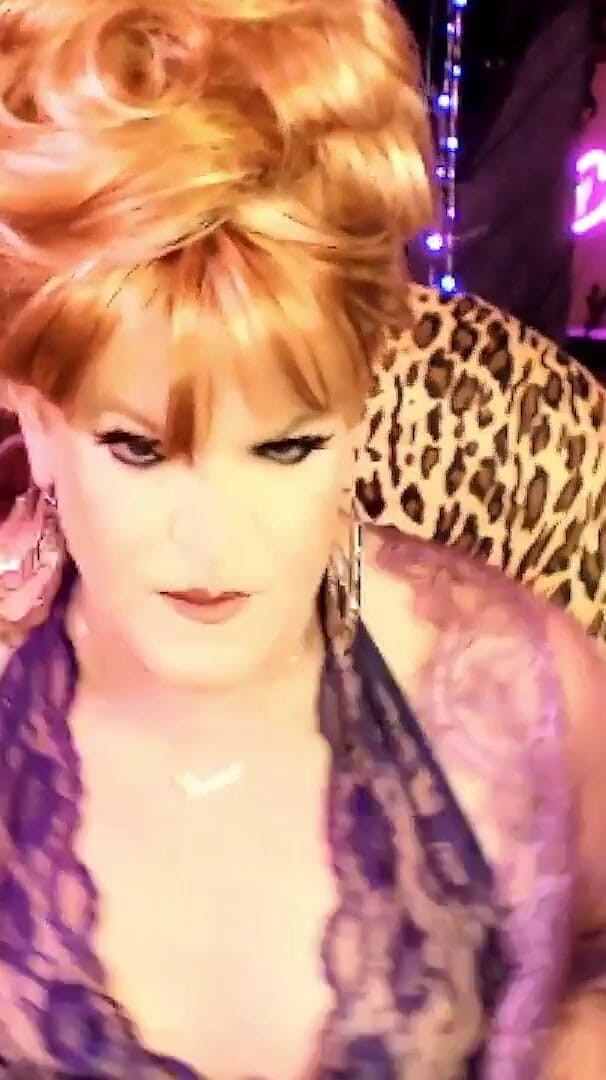 Lingerie Strip Show (Femme Cheri)