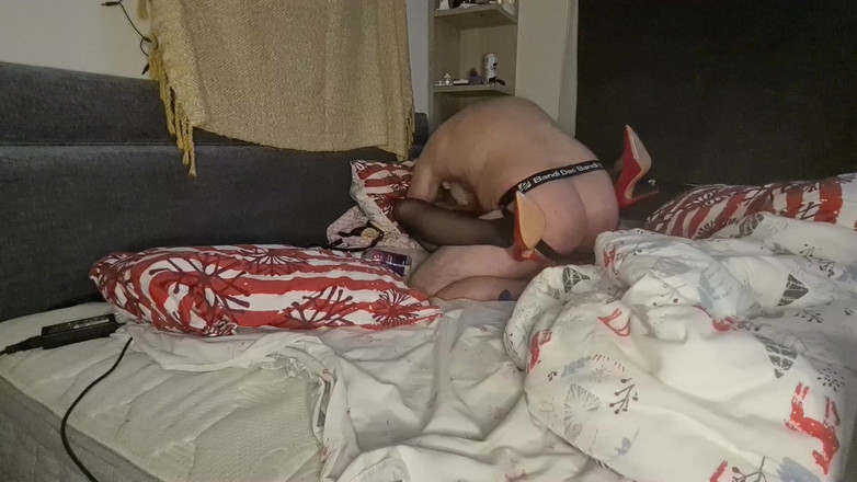 Anal Fetish Couple: 非常性感的妈妈正在享受良好的素人性爱