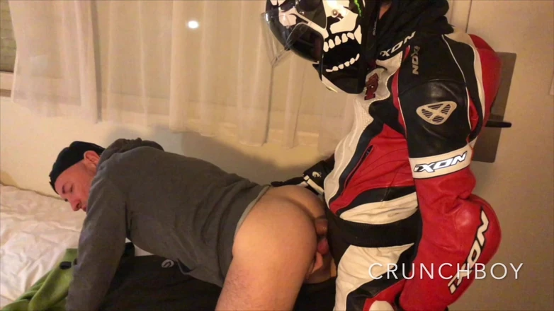 The fuckers raw studio: 2435 Rak på Hotel B Motorbiker i läderkläder